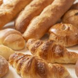 焼き立てパンを提供したい店舗必見｜冷凍生地で始める簡単ベーカリー導入方法