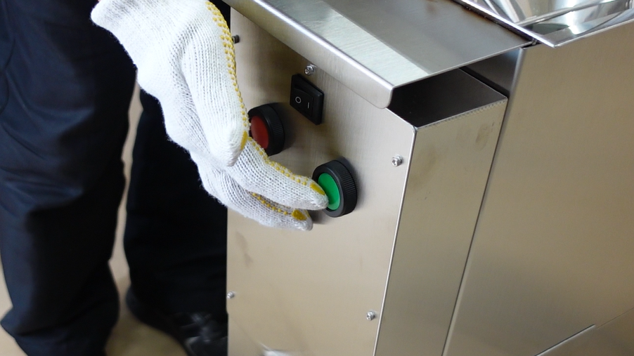 ② ボタンひとつ、約30秒で脱油＆減温